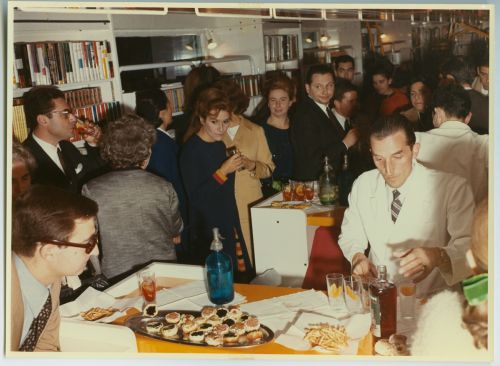 1967 - Inaugurazione della nuova libreria disegnata dall'architetto Italo Lupi